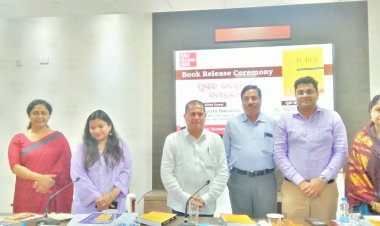 କିଟ୍ ପୁରାତନ ଛାତ୍ର ତଥା ଆଇଏଏସ ଅଧିକାରୀ ସୁମନ ସୈାରଭ ମହାନ୍ତିଙ୍କ ଲିଖିତ ପୁସ୍ତକ ଆକ୍ ସିଭିଲ ସର୍ଭିସେସ