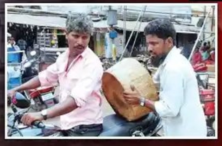 ଭକ୍ତଙ୍କ ଭାବନା ସହ ସାଂଘାତିକ ଖେଳ : ମାଂସକାଟିବାକୁ ରଥଖଳାରୁ ବୋହିନେଲେ ବଳକା କାଠଗଣ୍ଡି, ଫଟୋ ଭାଇରାଲ.: ଓମଟିଭି