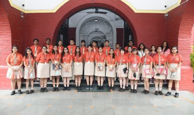 The High Court of Orissa organized a visit of twenty five students from Sai International School : Ommtv