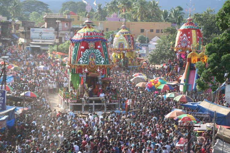 ଦ୍ୱିତୀୟ ଶ୍ରୀକ୍ଷେତ୍ର ରେ ଲକ୍ଷାଧିକ ଭକ୍ତ ଶ୍ରୀମନ୍ଦିର ନିକଟରେ ପହଚିଂଲା ତାଳଧ୍ୱଜ : ଓମଟିଭି