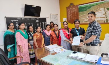 ଇଷ୍ଟକୋଷ୍ଟ ରେଲୱେ ଶ୍ରମିକ ୟୁନିୟନର ମଞ୍ଚେଶ୍ୱର କାରଖାନାର ମହିଳା ଶାଖା ତରଫରୁ ଅର୍ଥମନ୍ତ୍ରୀଙ୍କ ଉଦେଶ୍ୟରେ ଦାବିପତ୍ର ପ୍ରଦାନ : ଓମଟିଭି