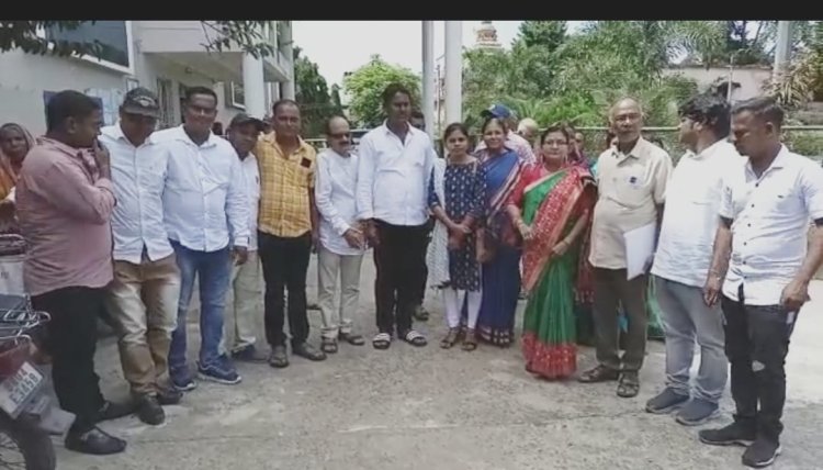 କାର୍ଯ୍ୟ ନିର୍ବାହୀ ଅଧିକାରୀ ଙ୍କ ମନ ମୁଖୀ କାର୍ଯ୍ୟ କରୁଥିବାରୁ ଜିଲ୍ଲାପାଳଙ୍କୁ ଅଭିଯୋଗ କଲେ ତାଳଚେର ନଗରପାଳ ଏବଂ ସମସ୍ତ କାଉନସିଲ : ଓମଟିଭି