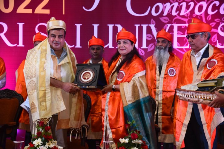 SRI SRI UNIVERSITY CELEBRATES ITS 9 TH CONVOCATION : OMMTV