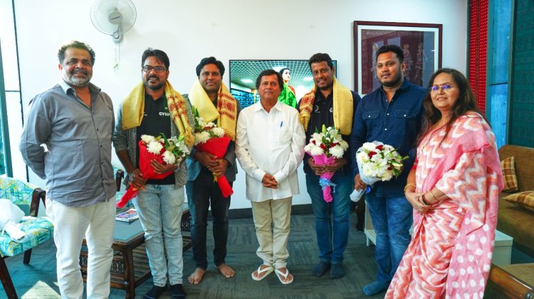 ‘କାଦମ୍ବିନୀ’ ପକ୍ଷରୁ ‘ଦମନ୍‍’ ଟିମ୍‍କୁ ସମ୍ବର୍ଦ୍ଧନା : Ommtv