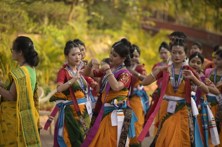 Kriti Utsav showcases India’s diversity at KIIT University : Ommtv