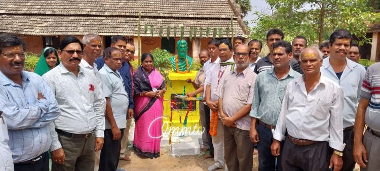 Krishnachandrapur High Primary School Principal Puspanjali Dwivedi's Farewell Tribute : Ommtv
