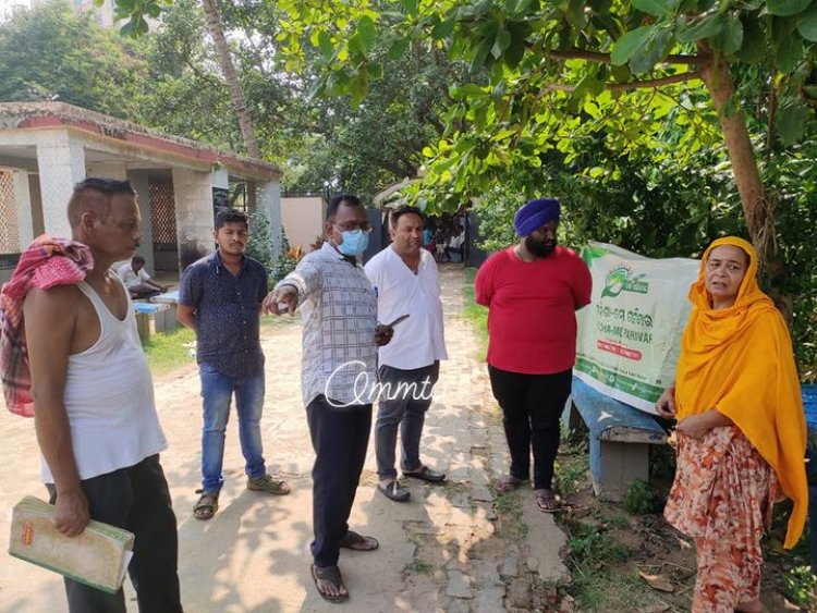 Odisha  my family shouldered the dead body of the orphan youth of Chhattisgarh : Ommtv