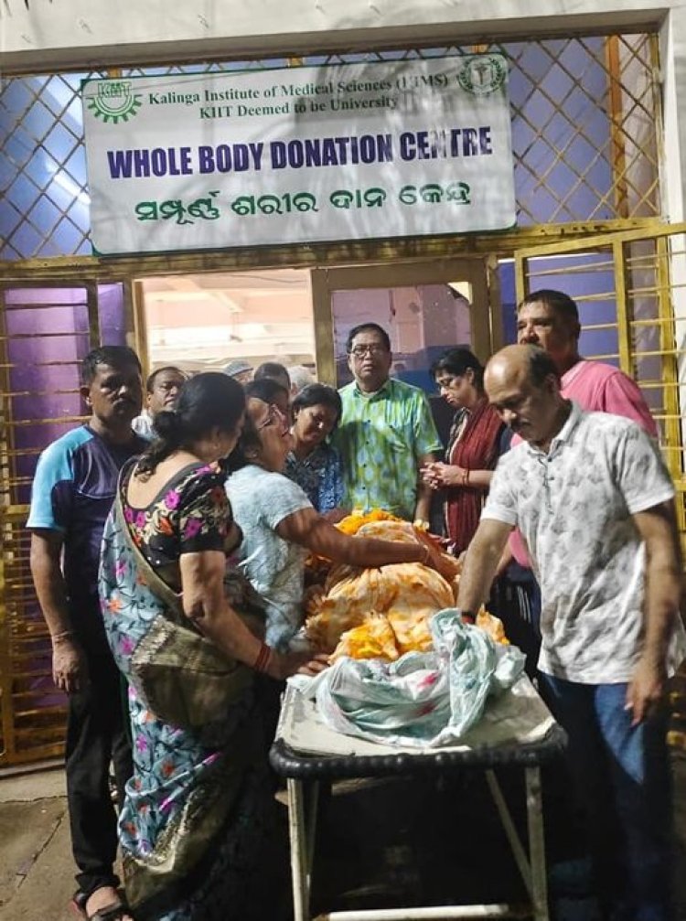 କିମ୍‍ସକୁ ପତ୍ନୀଙ୍କ ଶରୀର ଦାନ କଲେ ପତି :  Ommtv