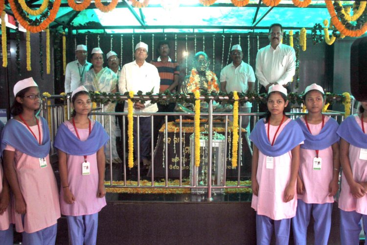 କିଟ୍‍ ଓ କିସରେ ଗାନ୍ଧୀ ଓ ଶାସ୍ତ୍ରୀ ଜୟନ୍ତୀ ପାଳିତ : Ommtv