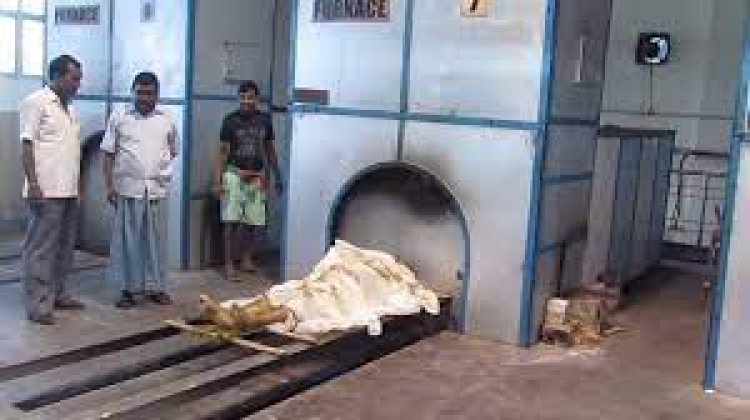 ବାପା ଶବକୁ ଧରି ପୁଅ ହଟହଟା  ଶିଖରଚଣ୍ଡି ବିଏମସି ମୁକ୍ତିଧାମ ମଶାଣିରୁ ଫେରିଲା ଶବ : www.ommtv.in