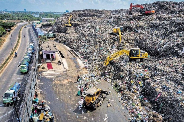 ସାଧାରଣ ଜନତାଙ୍କ ପାଇଁ ମରଣଯନ୍ତ. ଅଳିଆ ଟ୍ରକ୍ କବଜାରେ ସୈନିକ ସ୍କୁଲ୍ ରାସ୍ତା : Ommtv