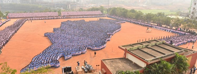 40,000 KISS Students Render 'Bande Utkal Janani to Mark First World Odia Language Conference : Ommtv