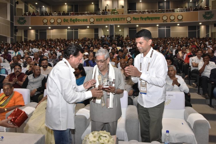 ପ୍ରଥମ ବିଶ୍ୱ ଓଡ଼ିଆ ଭାଷା ସମ୍ମିଳନୀ  କିଟରେ ଦୁଇଦିନିଆ ଓଡ଼ିଆ କବି ସମ୍ମିଳନୀ ଉଦ୍‍ଘାଟିତ  ଜୀବନର ପ୍ରଥମ କବିତା ହେଉଛି ଶ୍ୱାସ: ଭି. କେ. ପାଣ୍ଡିଆନ୍‍