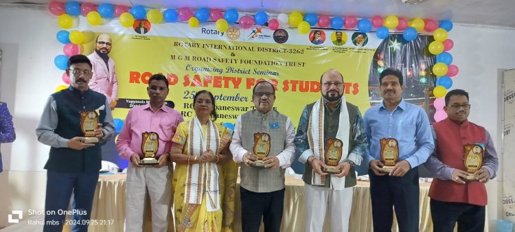 ସଡକ ସୁରକ୍ଷା ଉପରେ ଆଲୋଚନାଚକ୍ର : Ommtv