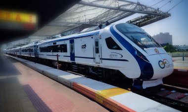 CYCLONE PRECAUTIONS BY EAST COAST RAILWAY: : Ommtv