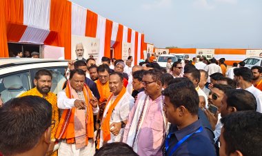 ବେଦାନ୍ତ କମ୍ପାନୀର ବିସ୍ତାପିତ ପରିବାର ମୁଖ୍ୟମନ୍ତ୍ରୀଙ୍କୁ ବକ୍ସଇଡ଼ ଖଣି ପାଇଁ ଦାବୀ ପତ୍ର ପ୍ରଦାନକଲେ : Ommtv Kalinga Vikas 