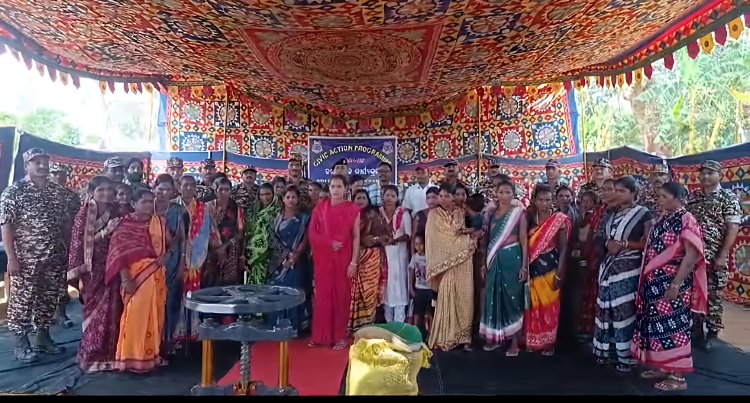 ଉପାନ୍ତ ଇଲାକାରେ ଚତୁର୍ଥ ବ୍ୟାଟାଲିୟନ ସିଆରପିଏଫ କ୍ୟାମ୍ପ ପକ୍ଷରୁ ପେପର ପ୍ଲେଟ ତିଆରି ପ୍ରଶିକ୍ଷଣ କାର୍ଯ୍ୟକ୍ରମ :  Ommtv