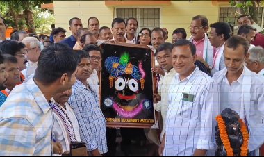 ମନ୍ତ୍ରୀ ବିଭୁତି ଭୂଷଣ ଜେନାଙ୍କ ସରକାରୀ ବାସଭବନ ପ୍ରତିଷ୍ଠା  ଅଲ୍ ଓଡିଶା ମିନିଟ୍ରକ ମାଲିକ ସଂଘ ପକ୍ଷରୁ ଅଭିନନ୍ଦନ: Ommtv 