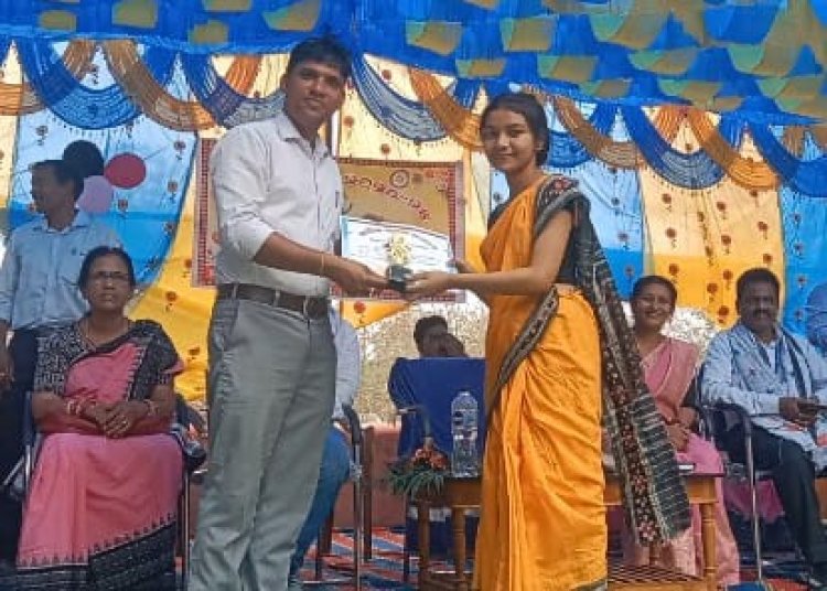 ଲାଞ୍ଜିଗଡ଼ ରୋଡ଼ ଓ ଜାମଗୁଡା ସରକାରୀ ଉଚ୍ଚ ପ୍ରାଥମିକ ଠାରେ ବାର୍ଷିକ ଉତ୍ସବ ଅନୁଷ୍ଠିତ ଯୋଗ ଦେଲେ ଗୋଷ୍ଠୀ ଶିକ୍ଷା ଅଧିକାରୀ : Ommtv