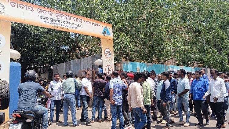 ପ୍ରଦୀପ ପ୍ରଧାନଙ୍କୁ ଗିରଫ ପାଇଁ ଡିସିପିଙ୍କୁ ସ୍ମାରକପତ୍ର : Ommtv