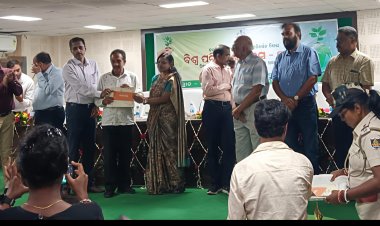 ପରିବେଶବିତ୍‌ ଲଳିତ ମହାନ୍ତଙ୍କୁ ପ୍ରକୃତିବନ୍ଧୁ ପୁରସ୍କାର:Ommtv Kalingavikas