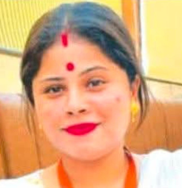 ରାଜଧାନୀରେ ଚିଲ୍ଲେଇ ଚିଲ୍ଲେଇ ନିଜକୁ ବିଖ୍ୟାତ ପ୍ରଖ୍ୟାତ ସମାଜସେବୀ ଭାବରେ ପରିଚିତ କରାଉଥିବା ତଥା କିଛି ଆତ୍ମଘୋଷିତ ୧ ନମ୍ୱର୍ ମିଡ଼ିଆ ବାଲାଙ୍କ କ୍ୟାମେରା ଲେନ୍ସର ତାରା ସାଜିଥିବା ମହିଳାଙ୍କ କାହାଣୀ :Ommtv Kalingavikas