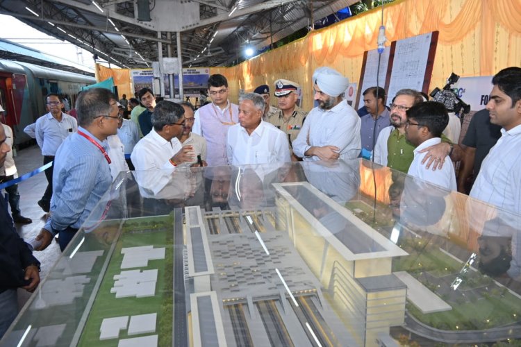 Minister of State for Railways & Jal Shakti Inspected the ongoing redevelopment works at Bhubaneswar railway station under ‘Amrit Bharat Station Scheme : Ommtv Kalinga Vikas