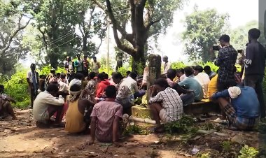 ନିୟମଗିରି ବକ୍ସIଇଡ଼ ଖଣି ବେଦାନ୍ତକୁ ନ ଦେବା ପାଇଁ ଆଦିବାସୀ ଭାଇମାନେ ମେଳି ବାନ୍ଧିଲେ : Ommtv Kalinga Vikas