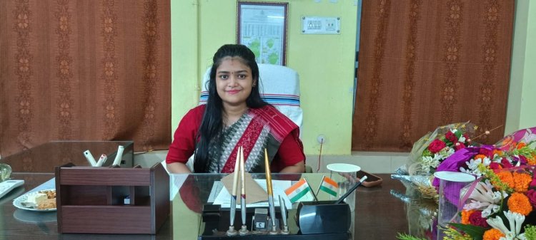 ପାଞ୍ଚପୀଢ ଉପଖଣ୍ଡ ନୂତନ ଉପଜିଲ୍ଲାପାଳ ଭାବେ କସ୍ତୁରୀ ପଣ୍ଡା(ଆଇଏଏସ) ଙ୍କ କାର୍ଯ୍ୟଭାର ଗ୍ରହଣ:Ommtv Kalinga Vikas