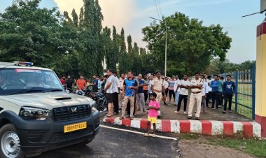 ରେଳ ଖେଳ ପଡ଼ିଆ ଭିତରୁ ଯୁବକଙ୍କ ଗଳିତ ମୃତଦେହ ଉଦ୍ଧାର, ହତ୍ୟା ସନ୍ଦେହ : Ommtv Kalinga Vikas