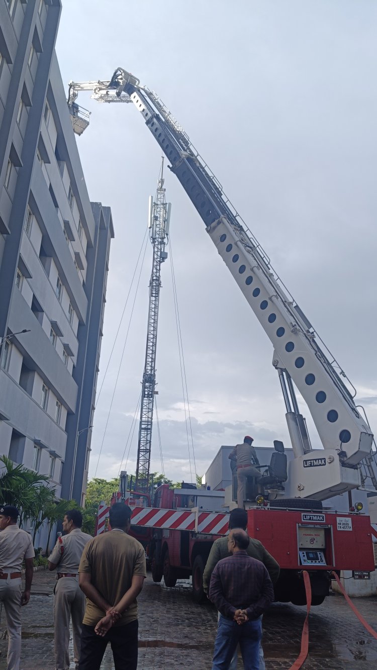 କିଟ୍ ବିଶ୍ବବିଦ୍ୟାଳୟରେ ଅଗ୍ନିସମ ବିଭାଗ ପକ୍ଷରୁ ମକ୍ ଡ଼୍ରିଲ୍ : Ommtv Kalinga Vikas