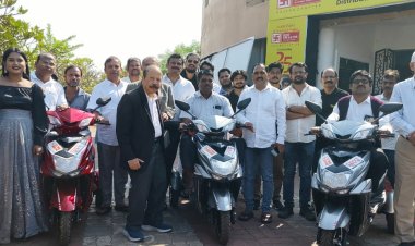 ରେଡ଼୍ ସ୍ୱସ୍ତିକ ସୋସାଇଟି ଓ ଟିମ୍ "ଲଢେଇ" ପକ୍ଷରୁ ଭିନ୍ନକ୍ଷମଙ୍କୁ ଇଭି ସ୍କୁଟି ପ୍ରଦାନ : Ommtv Kalinga Vikas