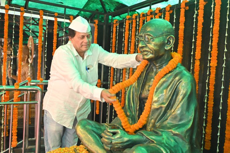 Gandhi Jayanti Celebrated at KIIT and KISS